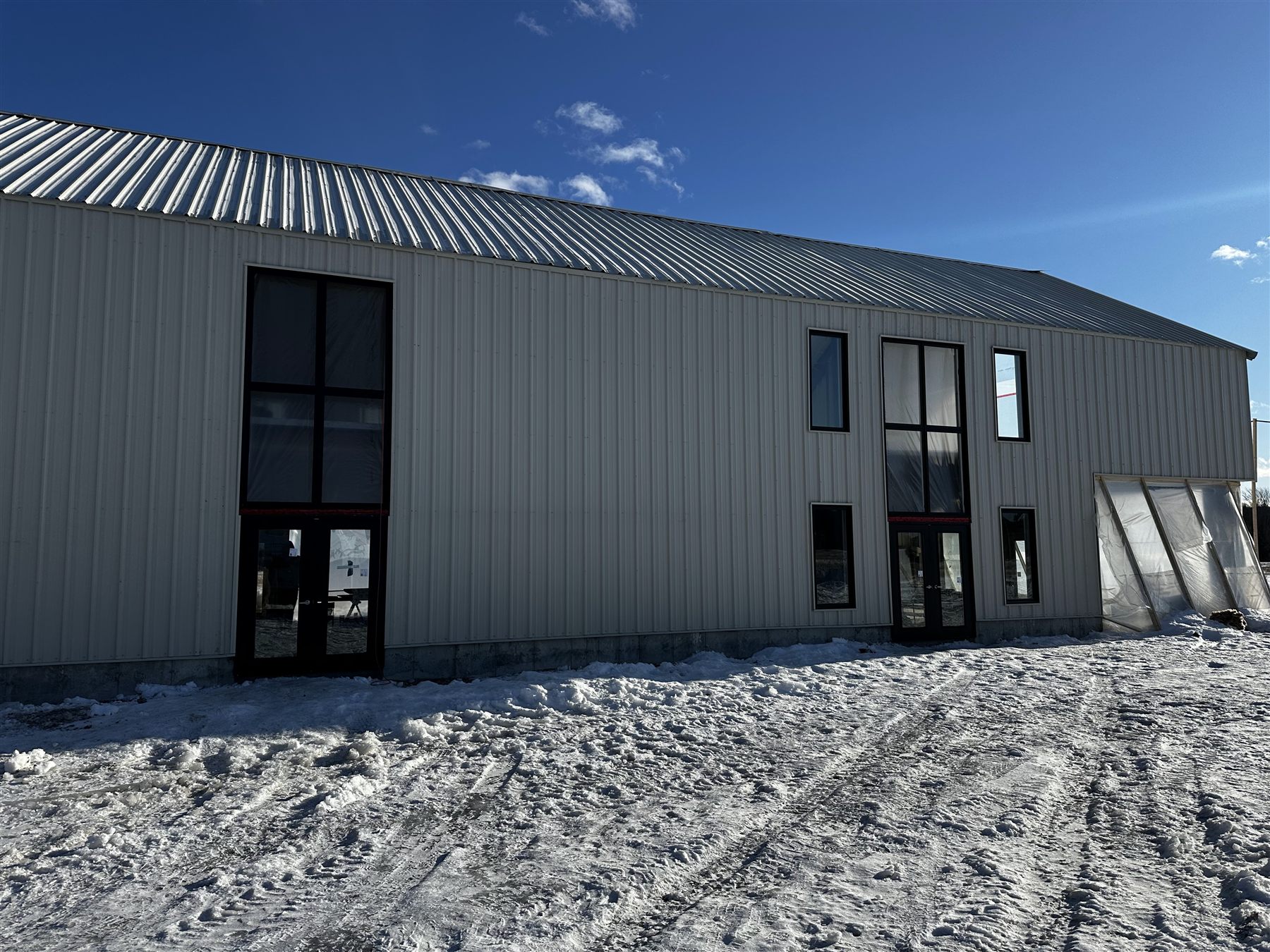 Commercial & Retail steel building by Meta Steel Buildings